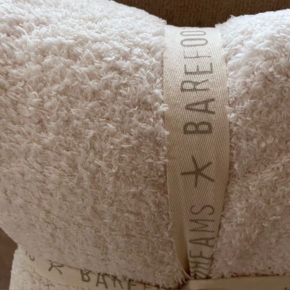 Barefoot Dreams Soft Cream Ivory Neutral Cozychic Throw Blanket NWT NEW - Picture 6 of 8
